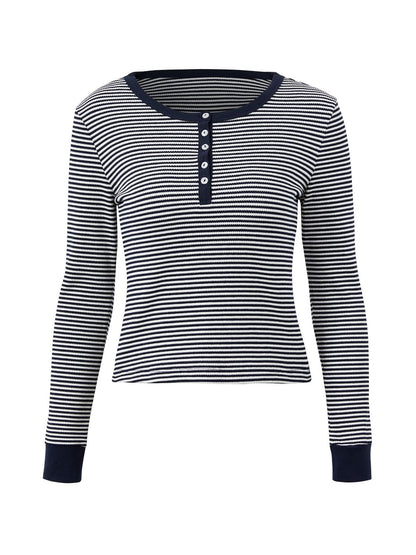 Well Tailored Top with a Graceful Silhouette