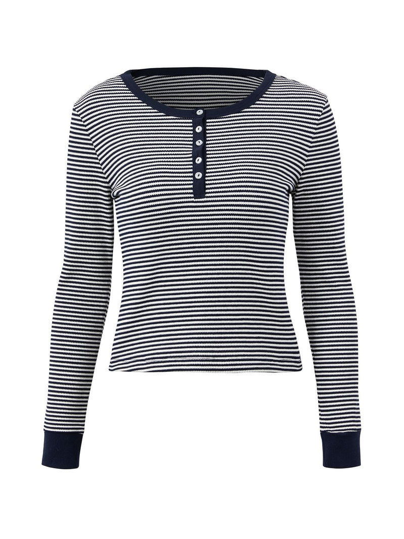 Well Tailored Top with a Graceful Silhouette