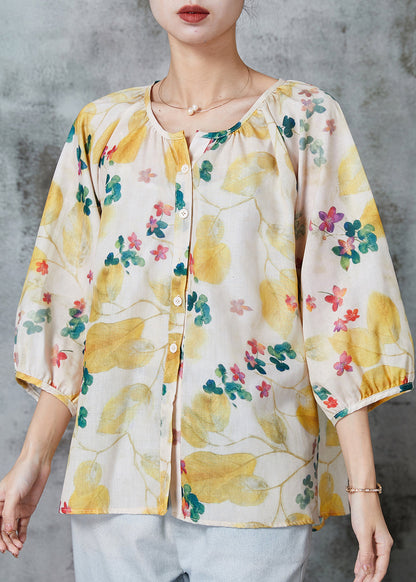 Classic Vintage Blouse with a Flattering Fit
