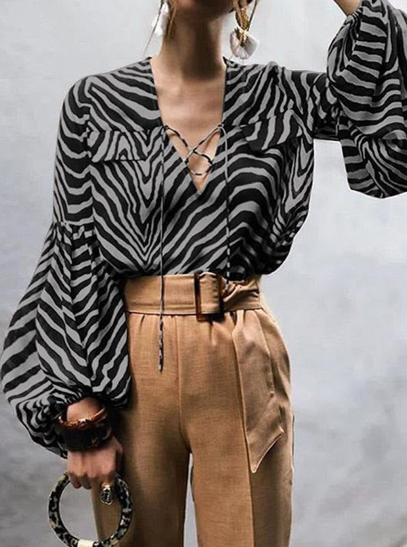 Effortlessly Elegant Top with a Timeless Design