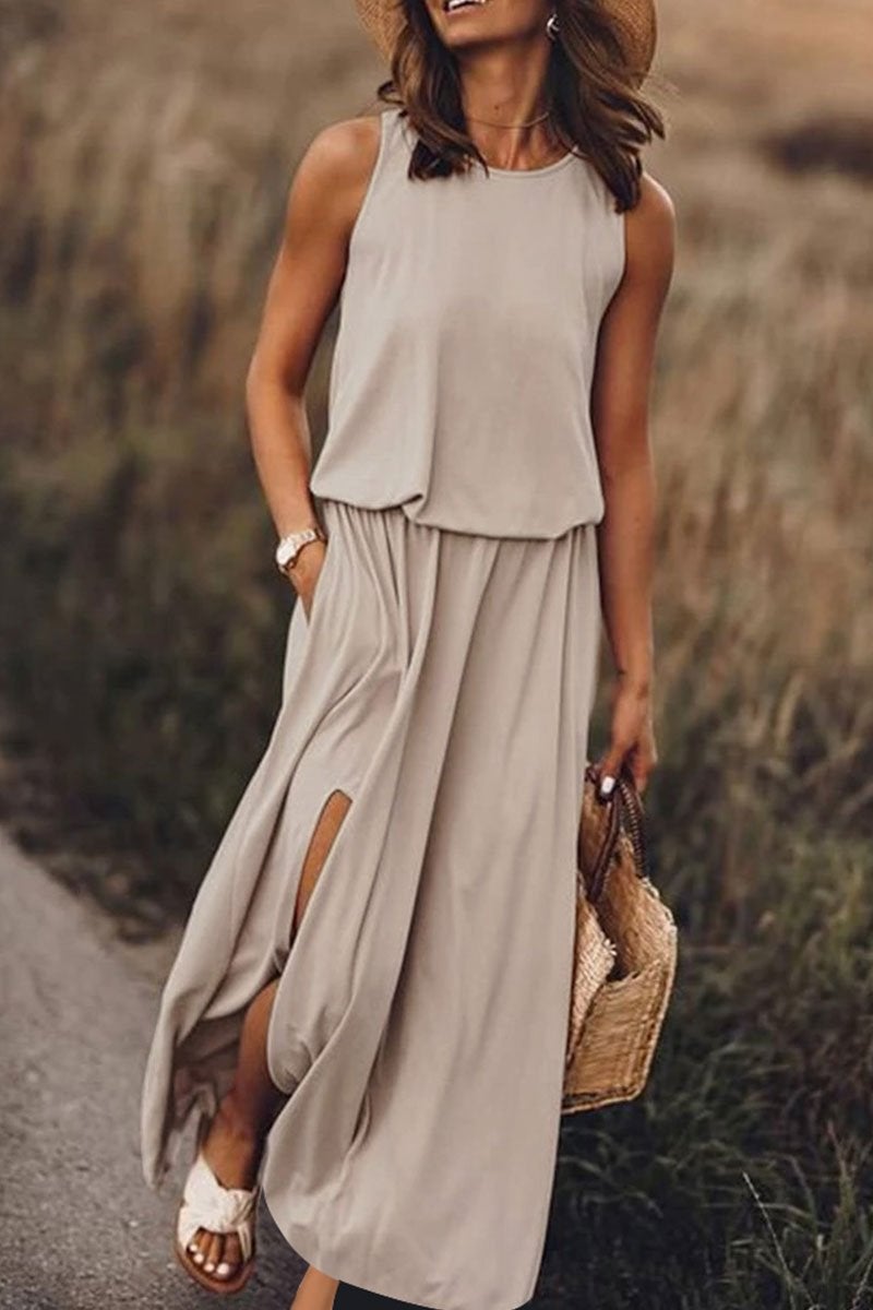 Beautifully Finished Dress in a Timeless Design