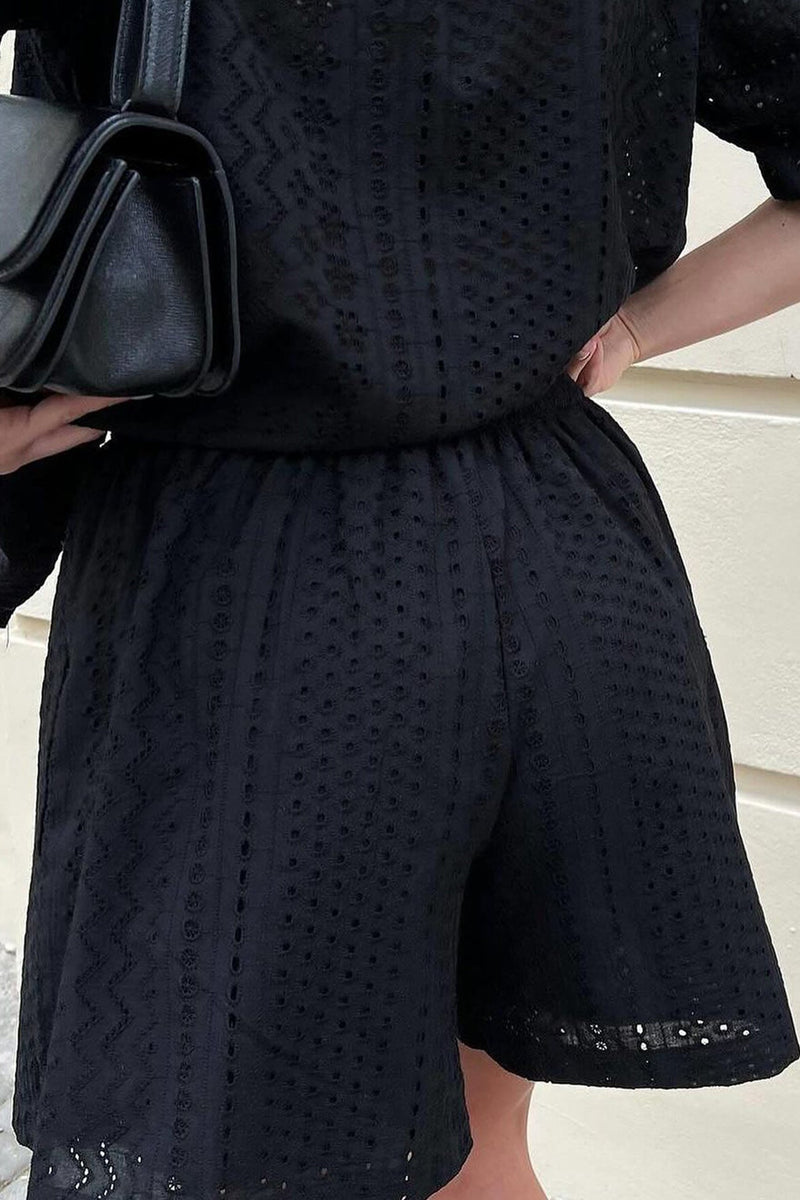 Classic Vintage Shirt with a Flattering Fit