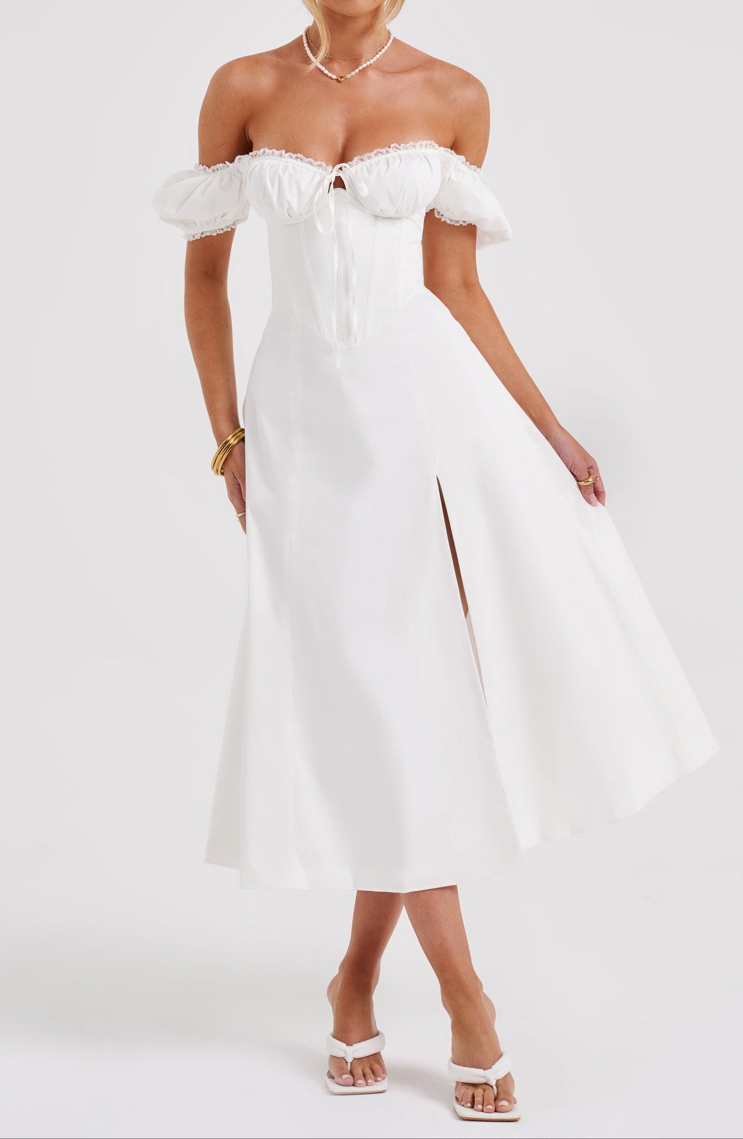 Well Tailored Dress with a Graceful Silhouette
