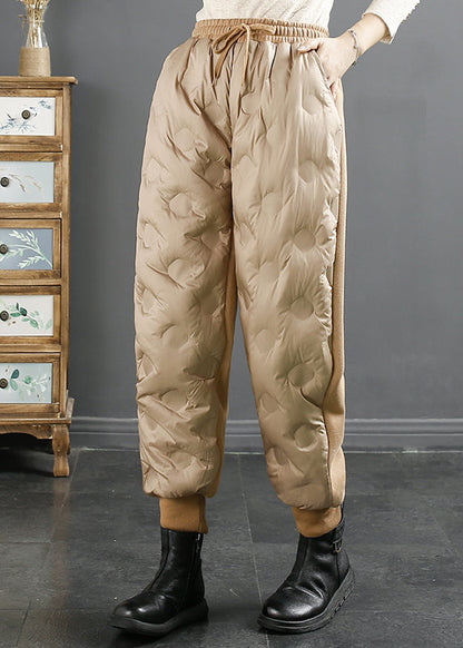 Effortlessly Elegant Pants with a Timeless Design