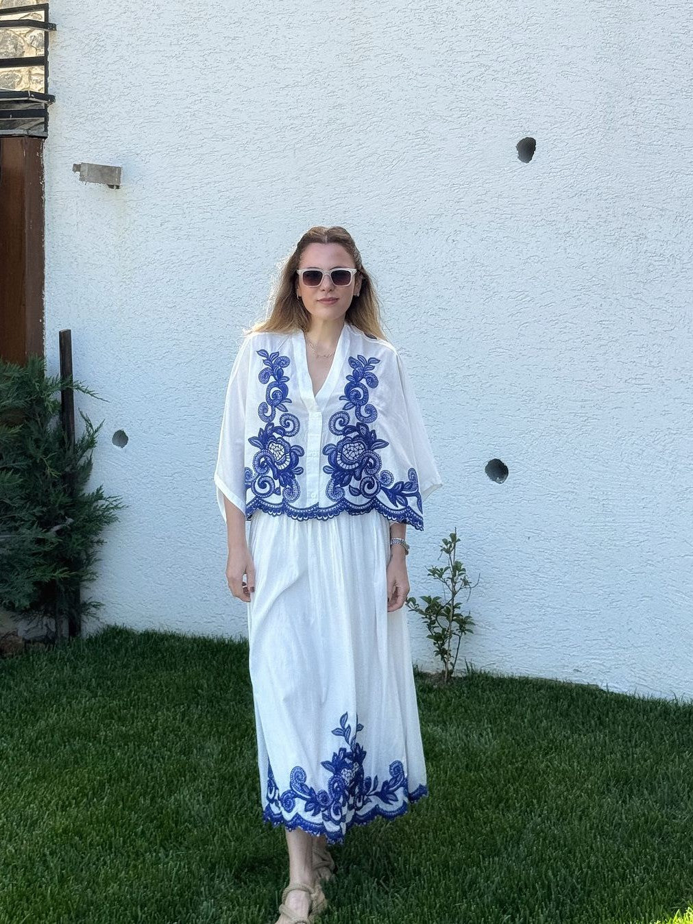 Beautifully Crafted Blouse in a Classic Style