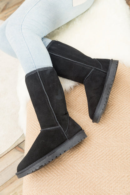Polished Boots with an Effortless Classic Look