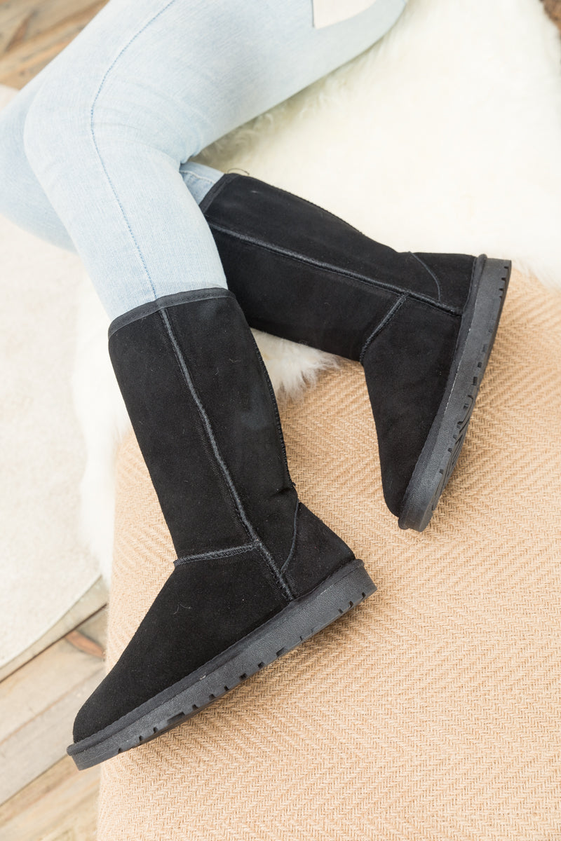 Polished Boots with an Effortless Classic Look