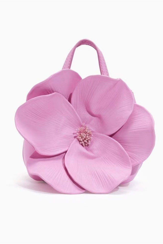 Beautifully Finished Bag in a Timeless Design