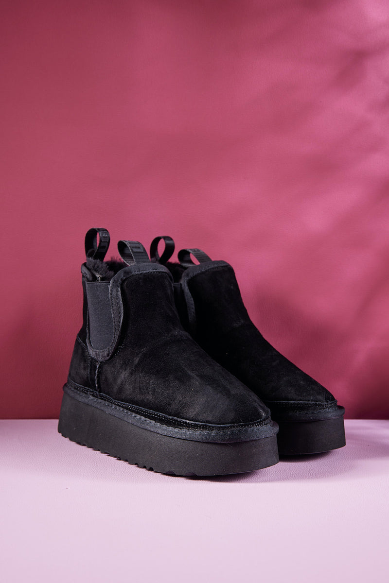 Gracefully Styled Boots for Any Occasion
