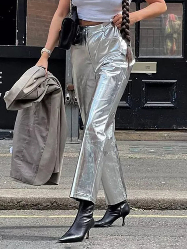 Well Tailored Pants with a Graceful Silhouette