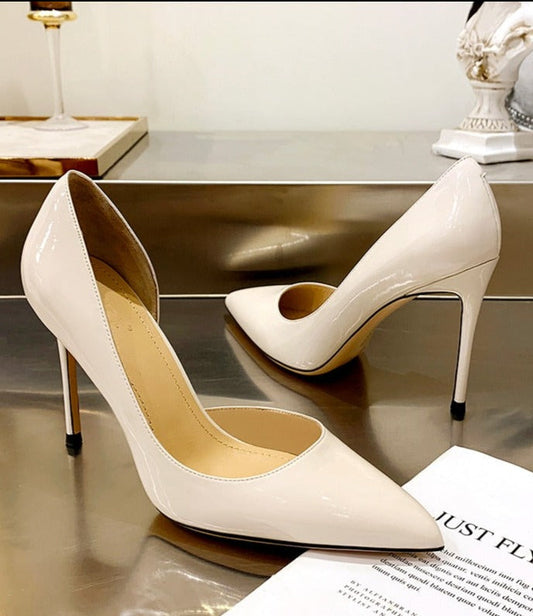 Well Tailored Heels with a Graceful Silhouette