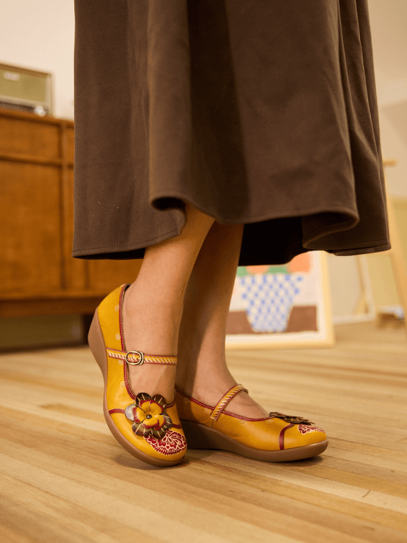 Sophisticated Garment with a Clean Classic Look