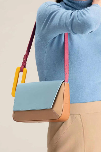 Classic Vintage Bag with a Flattering Fit