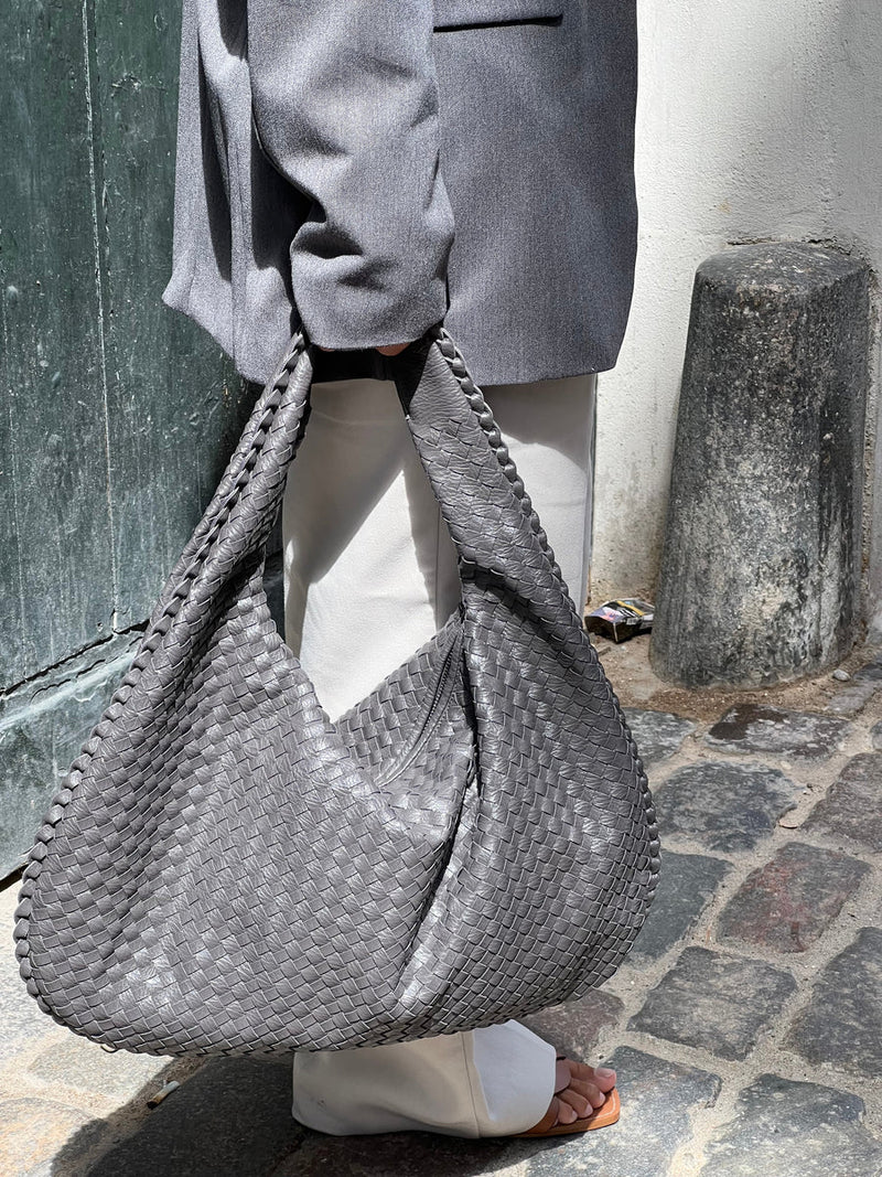 Classic Vintage Bag with a Flattering Fit