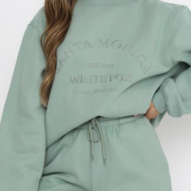 Well Tailored Sweater with a Graceful Silhouette