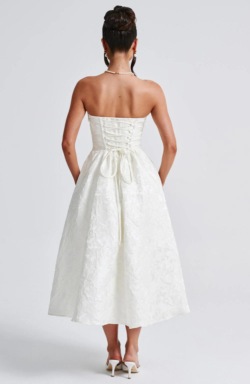 Gracefully Styled Dress for Any Occasion