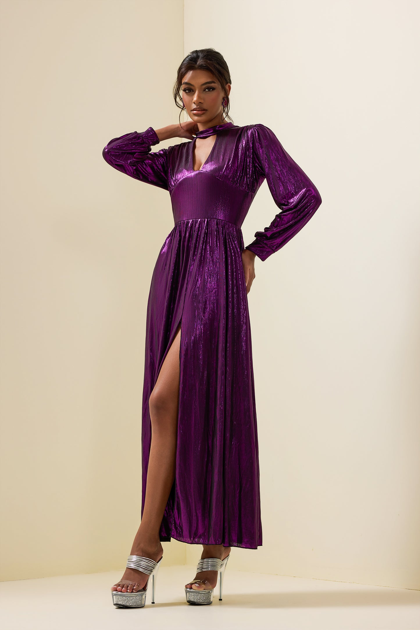 Beautifully Finished Dress in a Timeless Design