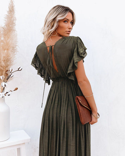 Beautifully Finished Dress in a Timeless Design