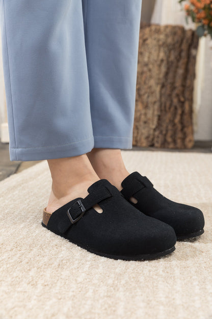 Sophisticated Garment with a Clean Classic Look