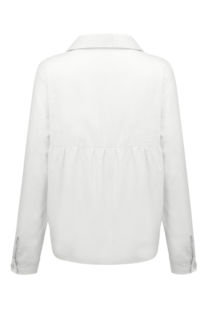 Classic Vintage Blouse with a Flattering Fit