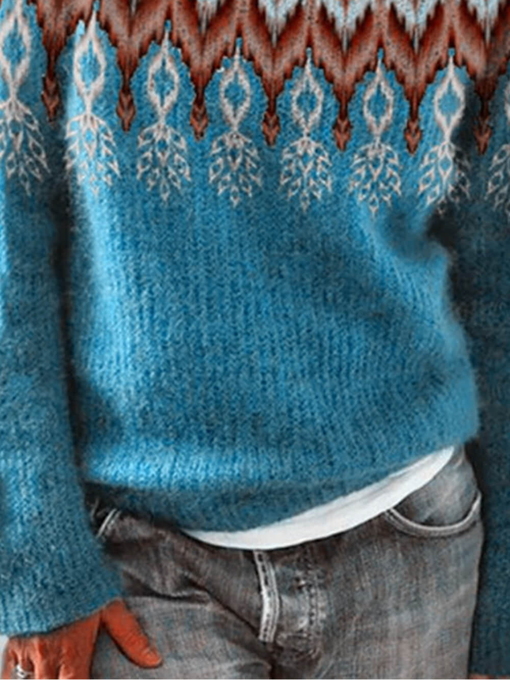 Effortlessly Elegant Sweater with a Timeless Design