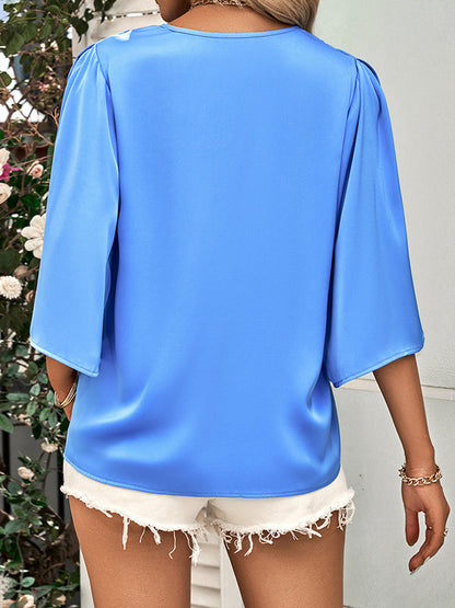 Well Tailored Blouse with a Graceful Silhouette