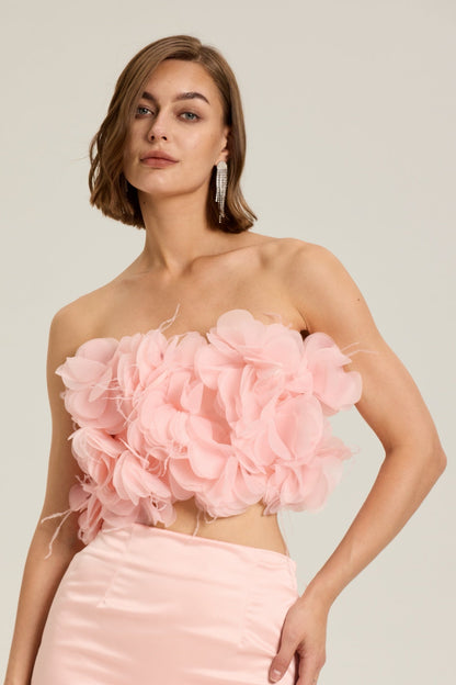 Beautifully Finished Top in a Timeless Design