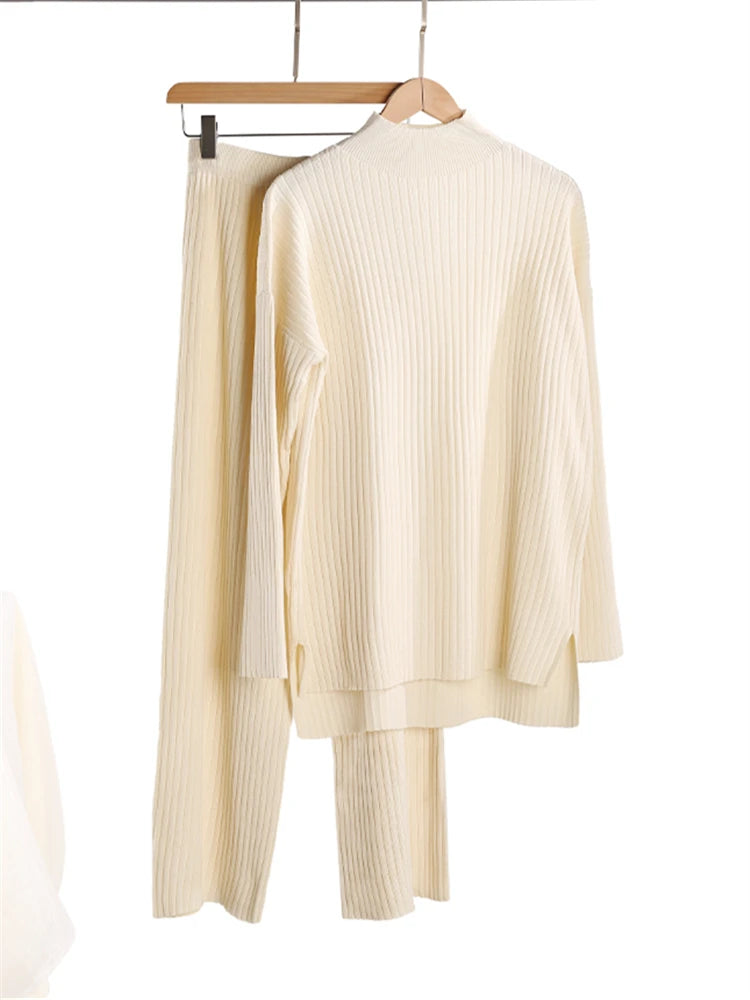 Effortlessly Elegant Garment with a Timeless Design