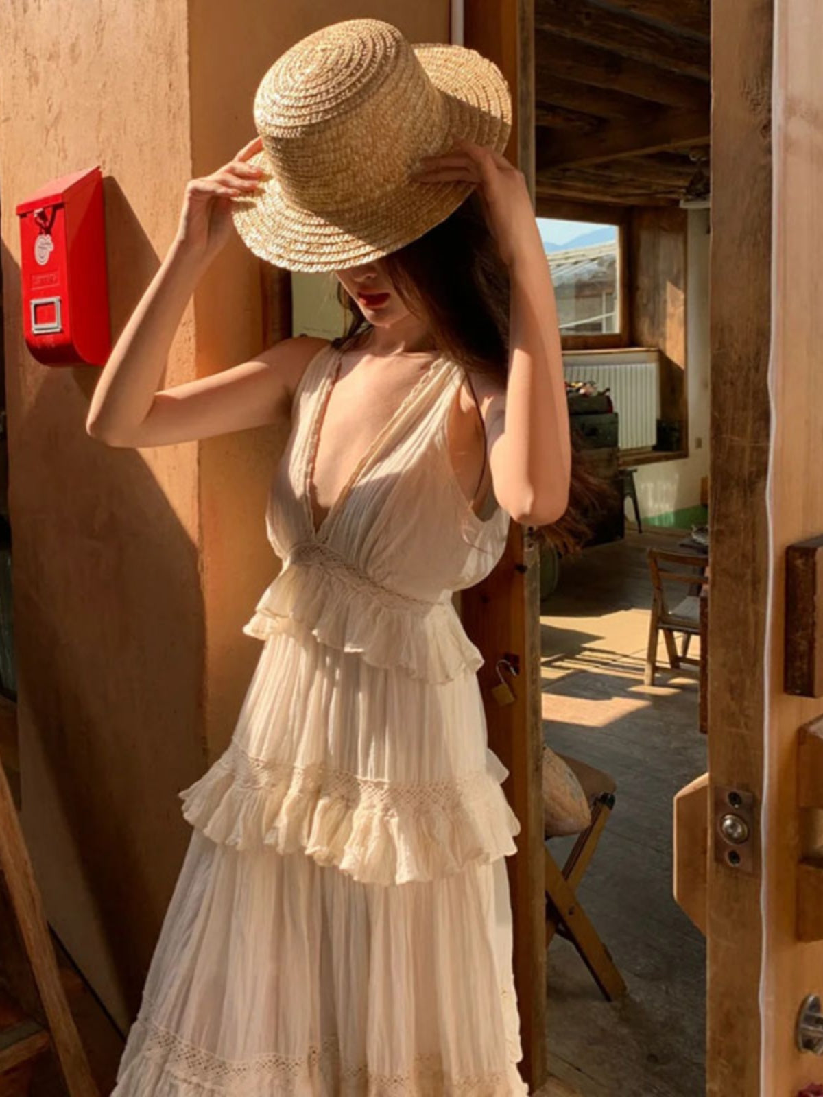 Effortlessly Elegant Dress with a Timeless Design