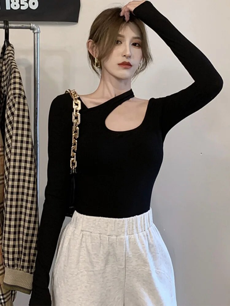 Beautifully Crafted T-Shirt in a Classic Style