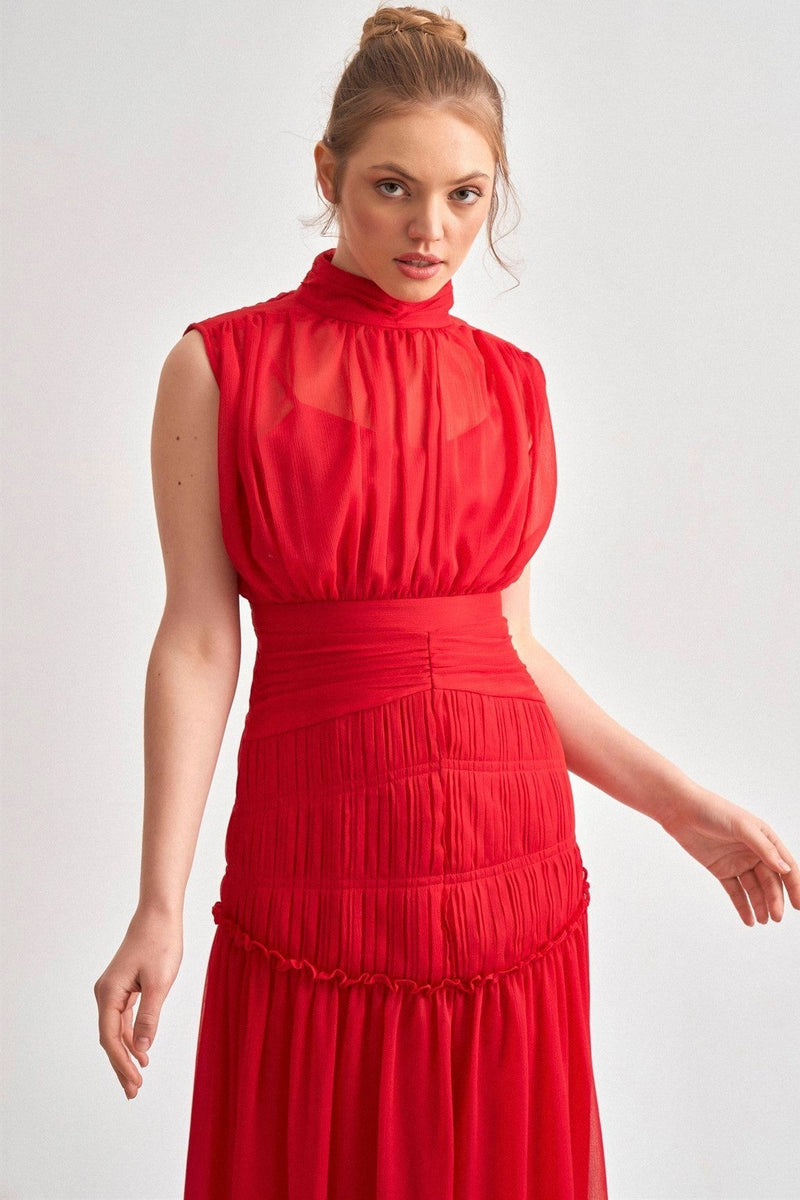Effortlessly Elegant Dress with a Timeless Design