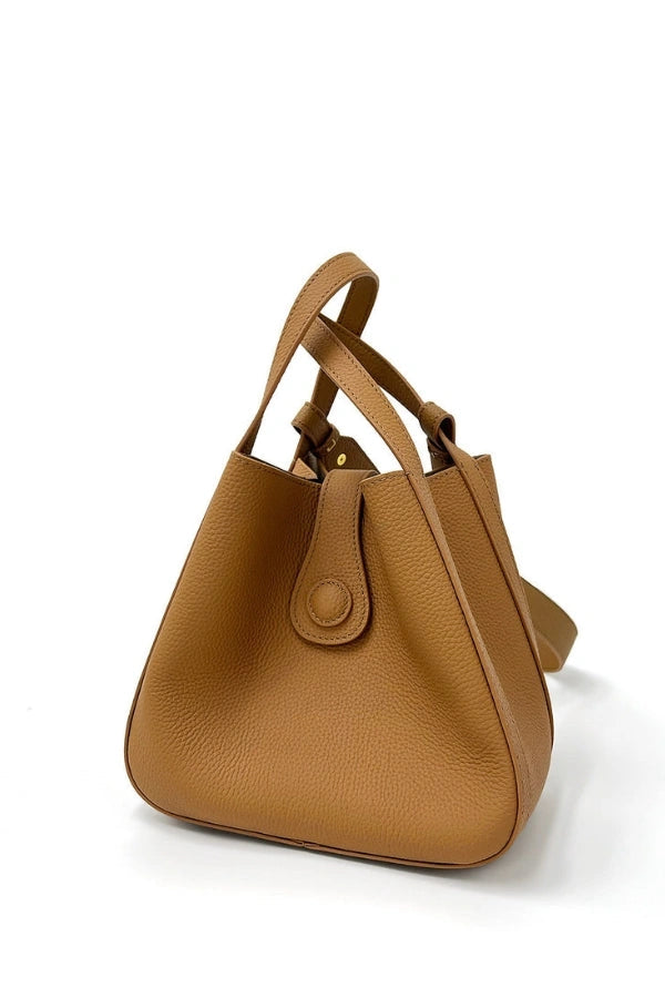 Gracefully Styled Bag for Any Occasion