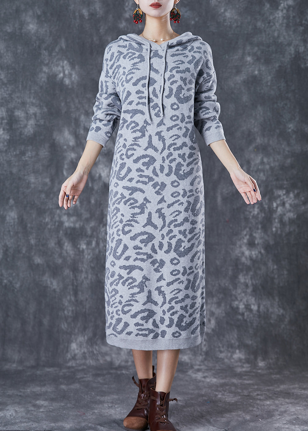 A Vintage Style Pullover with Delicate Timeless Details