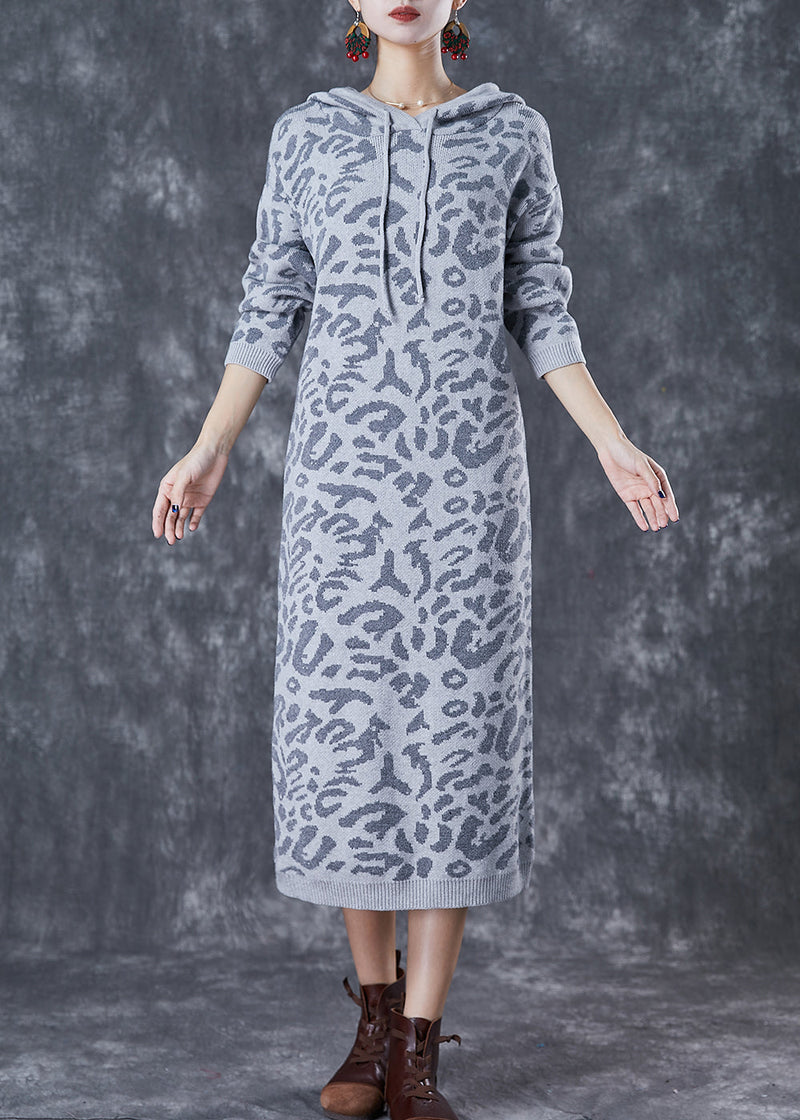 A Vintage Style Pullover with Delicate Timeless Details