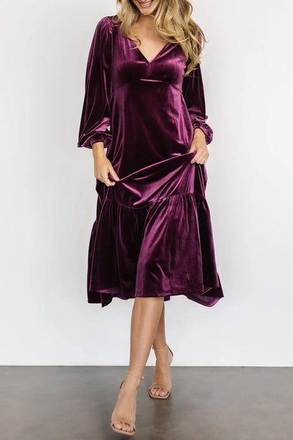 Classic Vintage Dress with a Flattering Fit