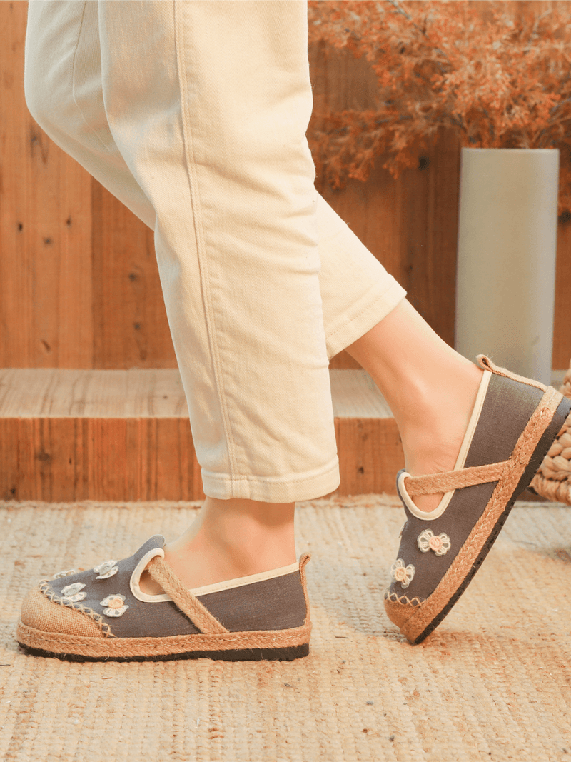 Sophisticated Garment with a Clean Classic Look