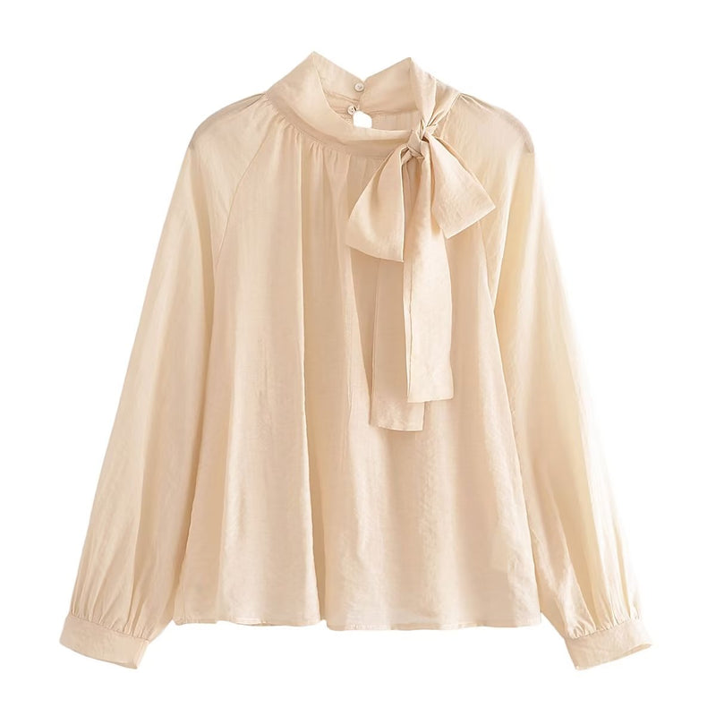 Beautifully Crafted Blouse in a Classic Style