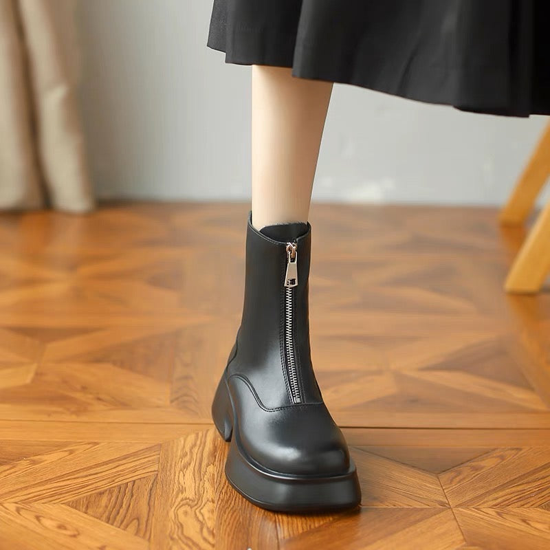 Elegantly Styled Boots for Everyday Wear