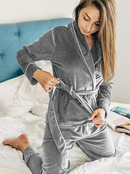 Effortlessly Elegant Garment with a Timeless Design