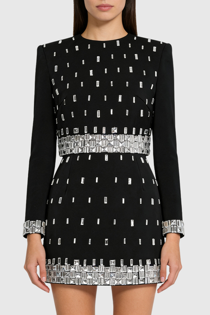 Well Tailored Top with a Graceful Silhouette