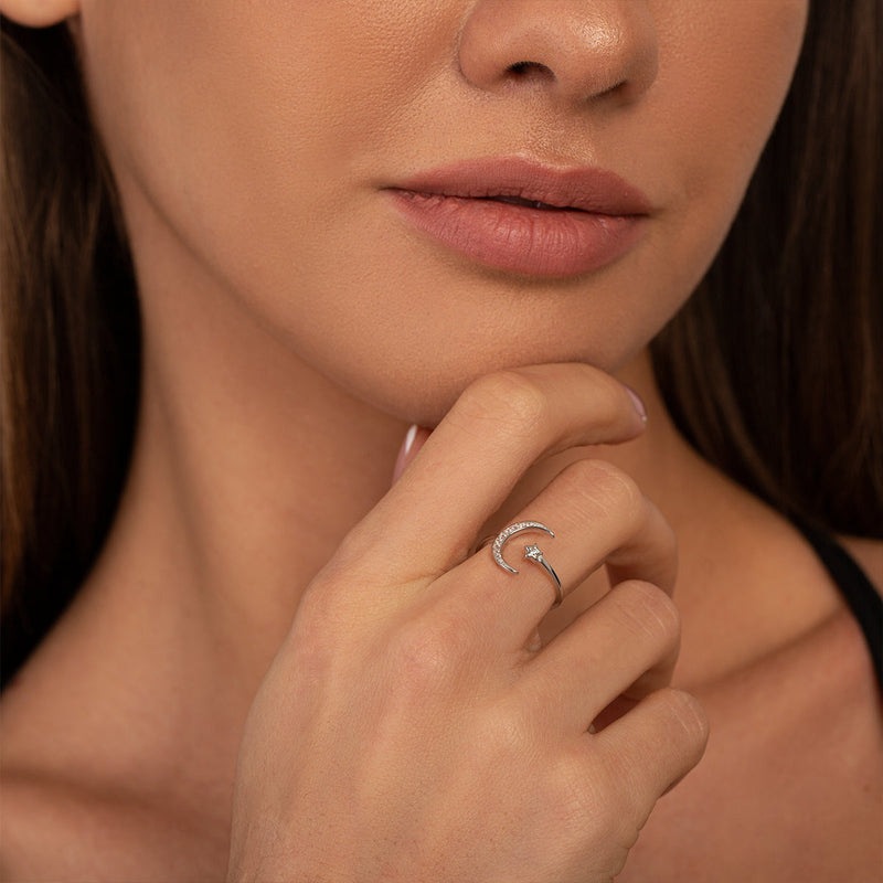 Effortlessly Elegant Garment with a Timeless Design
