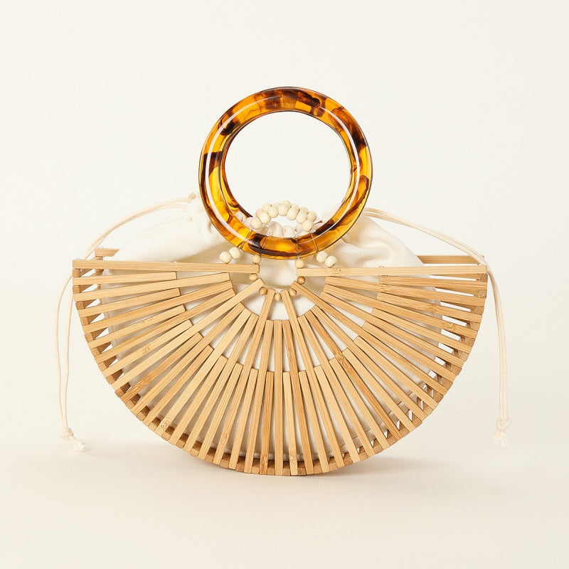 Gracefully Styled Bag for Any Occasion