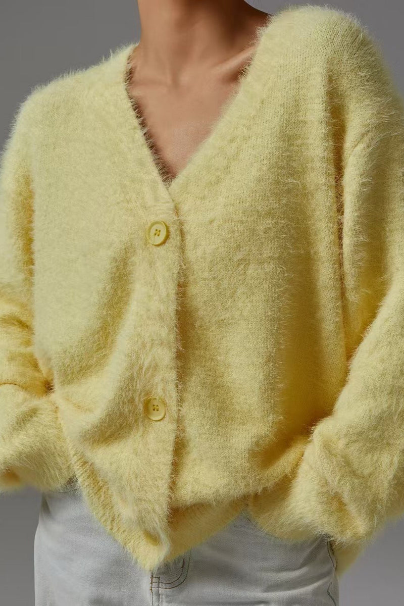 Elegantly Styled Cardigan for Everyday Wear