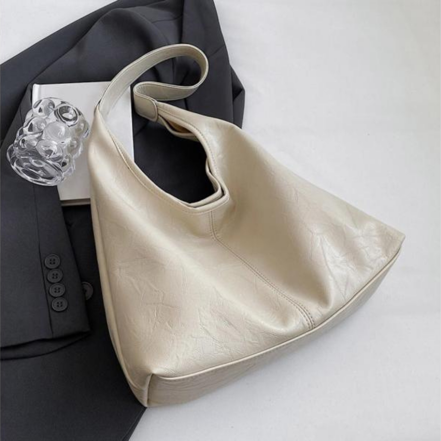 Effortlessly Elegant Garment with a Timeless Design