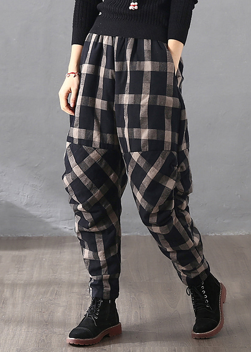 Effortlessly Elegant Pants with a Timeless Design