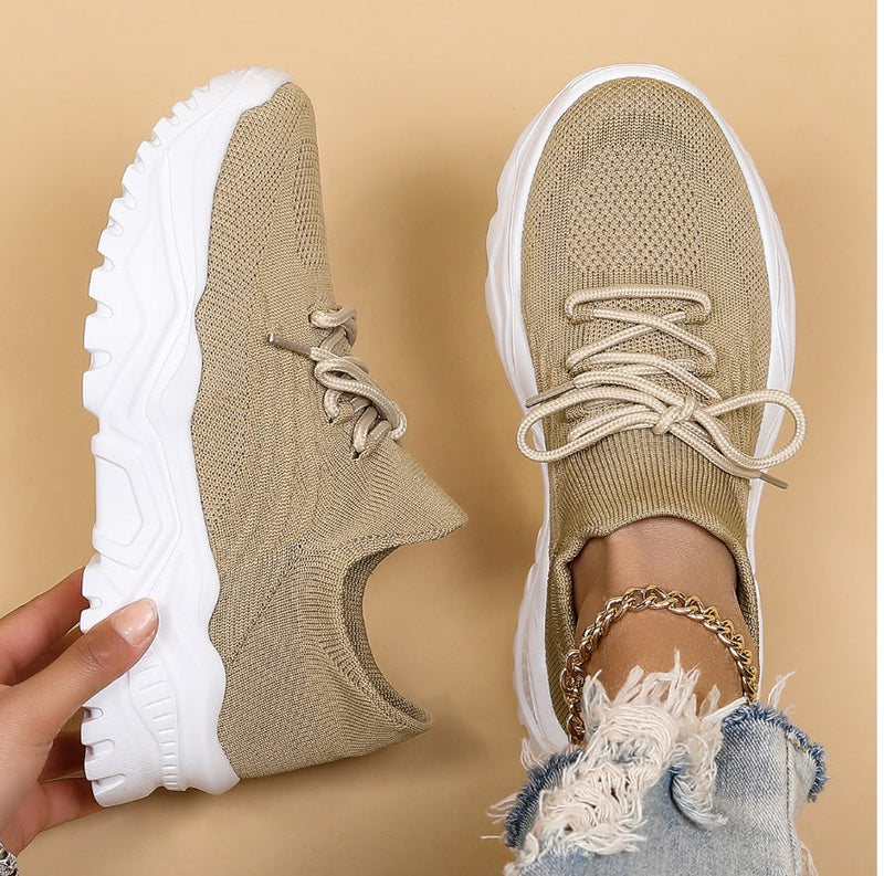 Classic Vintage Sneakers with a Flattering Fit