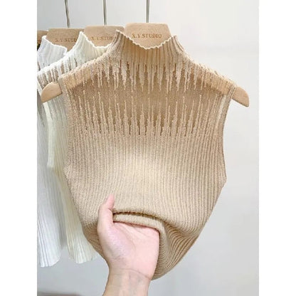 Effortlessly Elegant Top with a Timeless Design