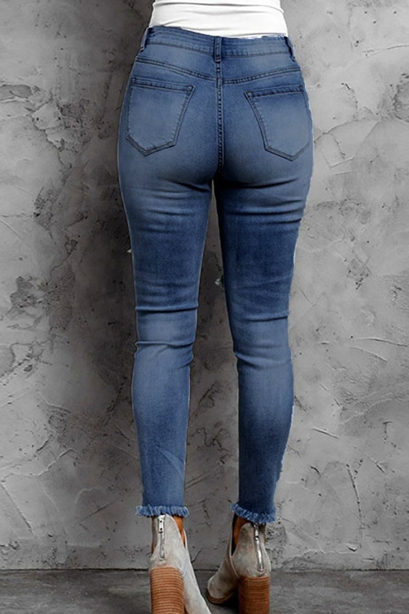 Well Tailored Garment with a Graceful Silhouette