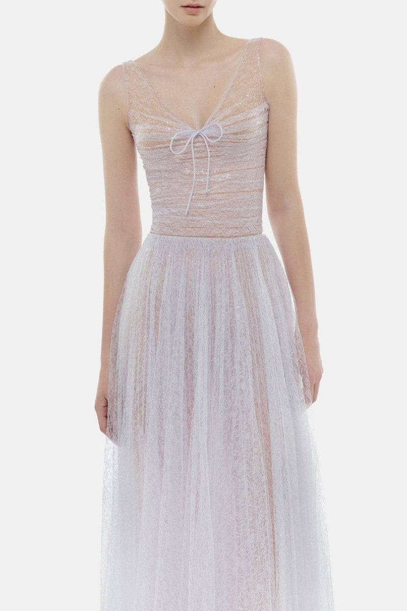 Beautifully Finished Dress in a Timeless Design