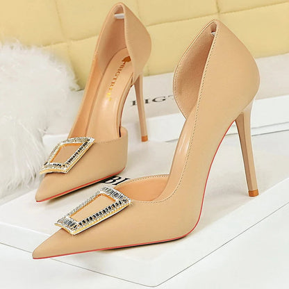 Well Tailored Heels with a Graceful Silhouette